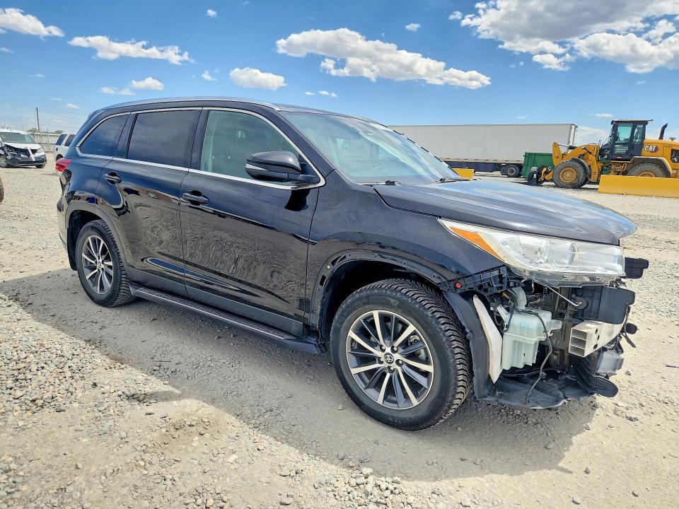 Продажа на аукционе авто 2019 Toyota Highlander, vin: 5TDJZRFH4KS619048, номер лота: 50787086
