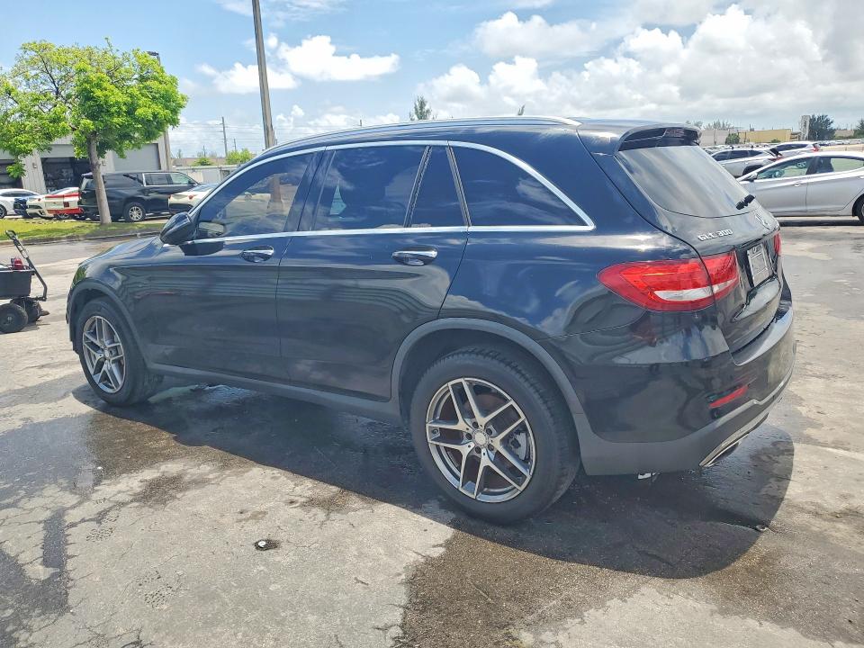 54226326 :رقم المزاد ، WDC0G4KB6HF115738 vin ، 2017 Mercedes-benz Glc مزاد بيع
