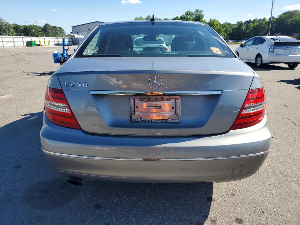 2014 Mercedes-benz C მანქანა იყიდება აუქციონზე, vin: WDDGF4HB8EA924199, აუქციონის ნომერი: 53907816