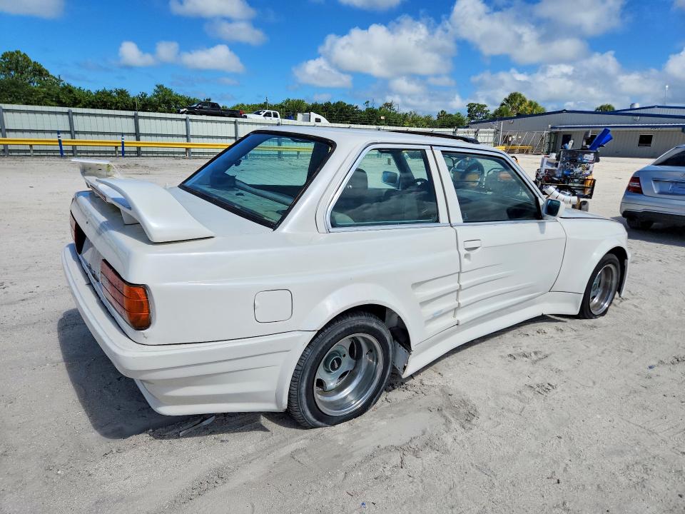 Aukcja sprzedaży 1985 Bmw 318, vin: WBAAK7404F8789858, numer aukcji: 54585566