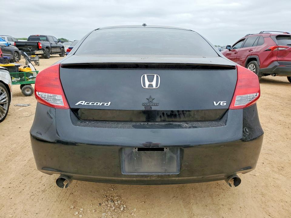 52493026 :رقم المزاد ، 1HGCS2B81BA002649 vin ، 2011 Honda Accord مزاد بيع