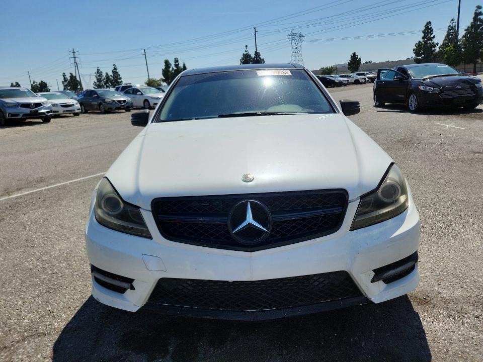 Продажа на аукционе авто 2012 Mercedes-benz C, vin: WDDGF4HB3CA623837, номер лота: 52304076