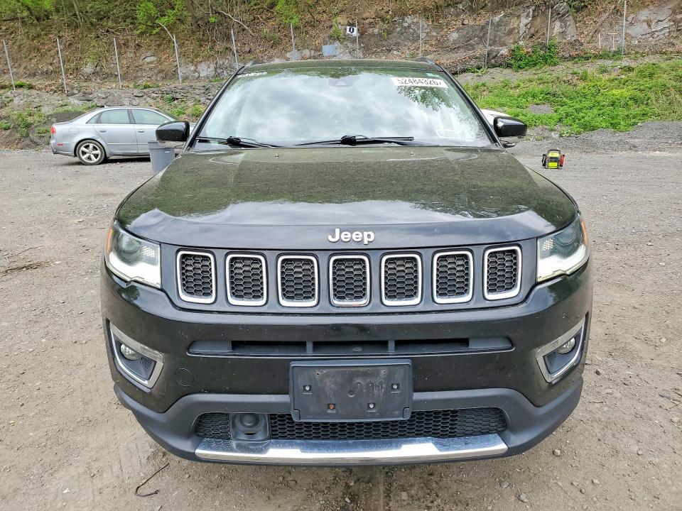 52484326 :رقم المزاد ، 3C4NJDCB1JT341225 vin ، 2018 Jeep Compass مزاد بيع