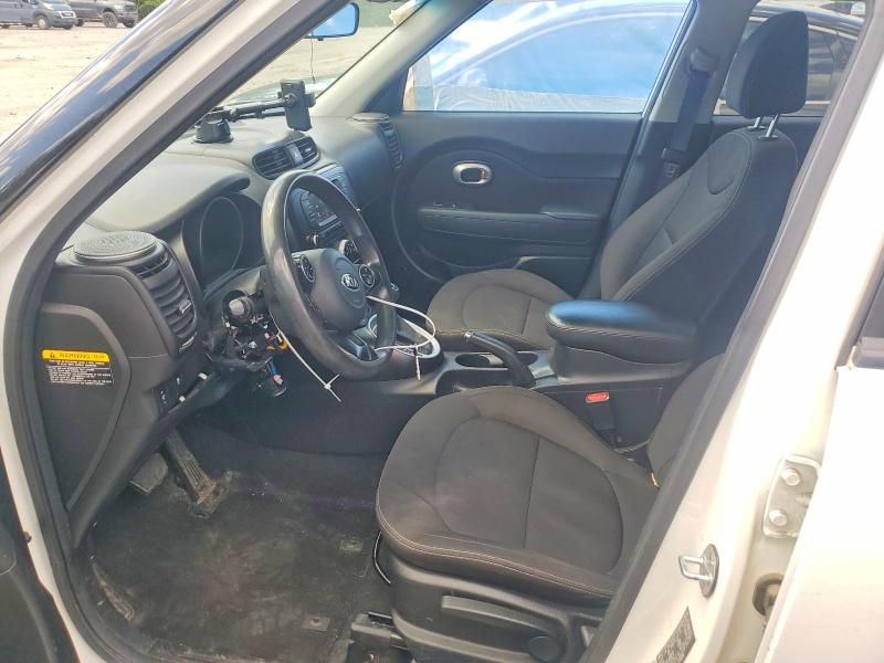 52192646 :رقم المزاد ، KNDJN2A24J7562381 vin ، 2018 Kia Soul مزاد بيع