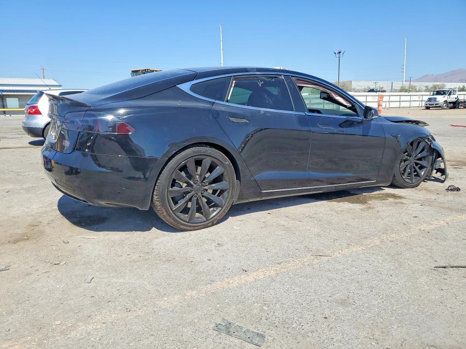 53281906 :رقم المزاد ، 5YJSA1E27JF280959 vin ، 2018 Tesla Model S مزاد بيع