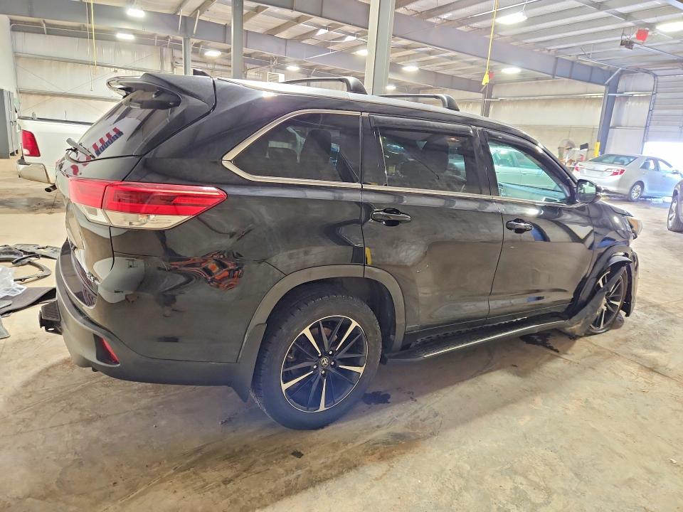 52686296 :رقم المزاد ، 5TDJZRFH0HS389212 vin ، 2017 Toyota Highlander مزاد بيع
