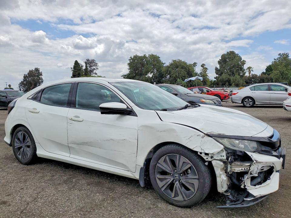 55530016 :رقم المزاد ، SHHFK7H54JU413330 vin ، 2018 Honda Civic مزاد بيع