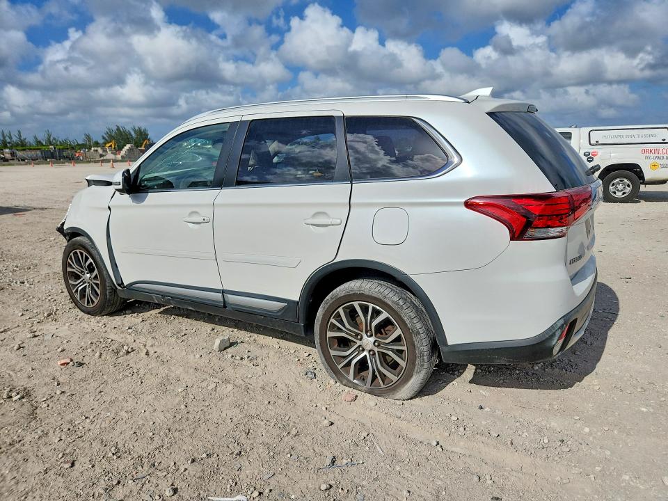 Продаж на аукціоні авто 2018 Mitsubishi Outlander, vin: JA4AD3A35JZ026698, номер лоту: 54753116
