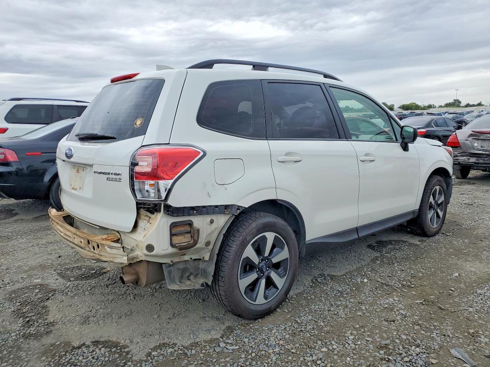 54997566 :رقم المزاد ، JF2SJABC9HH586909 vin ، 2017 Subaru Forester مزاد بيع