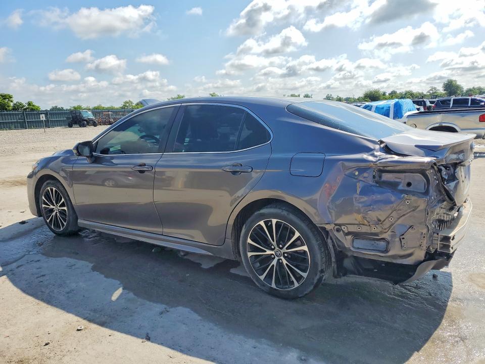 52784616 :رقم المزاد ، 4T1B11HK0JU128746 vin ، 2018 Toyota Camry مزاد بيع