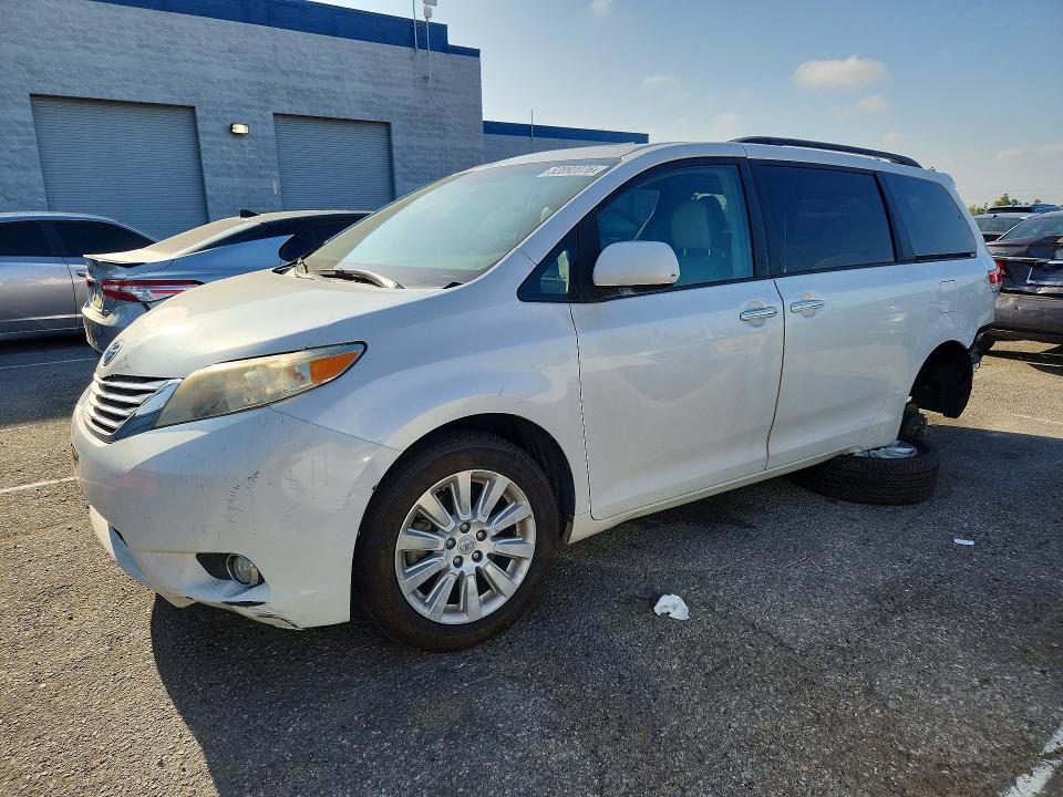 2012 Toyota Sienna მანქანა იყიდება აუქციონზე, vin: 5TDDK3DC8CS038384, აუქციონის ნომერი: 52892076