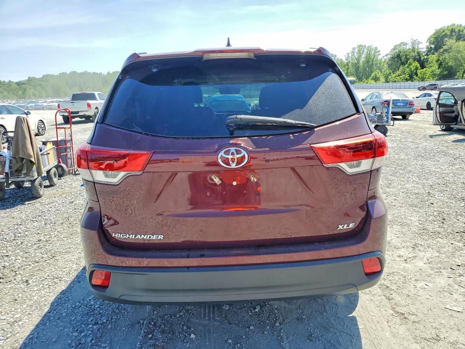 52425886 :رقم المزاد ، 5TDKZRFH0KS335288 vin ، 2019 Toyota Highlander مزاد بيع