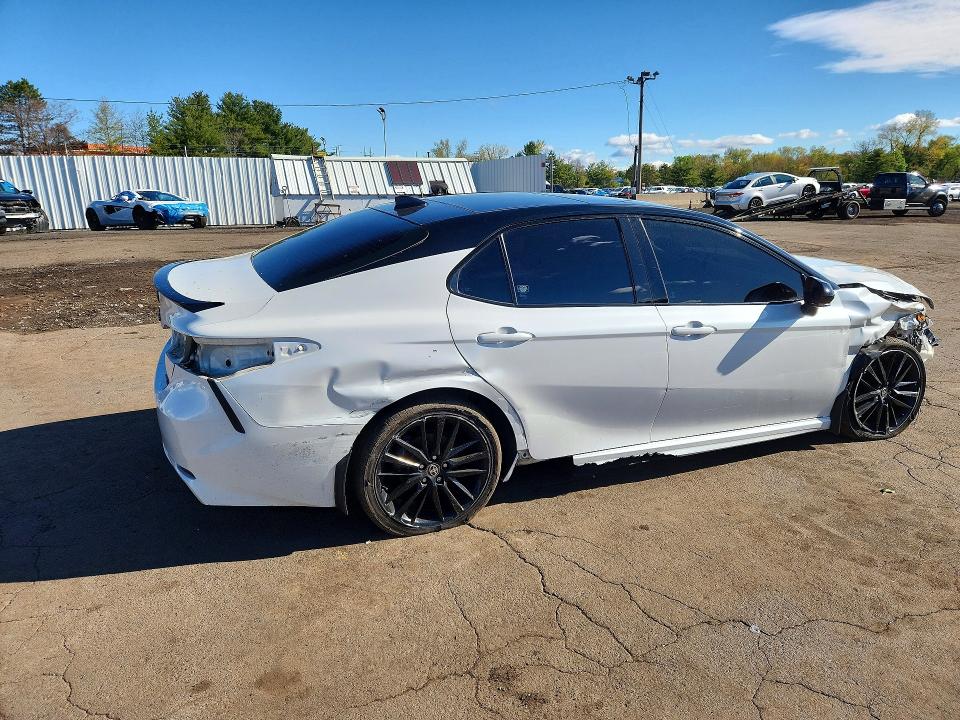 51906796 :رقم المزاد ، 4T1K61BK9MU035531 vin ، 2021 Toyota Camry مزاد بيع