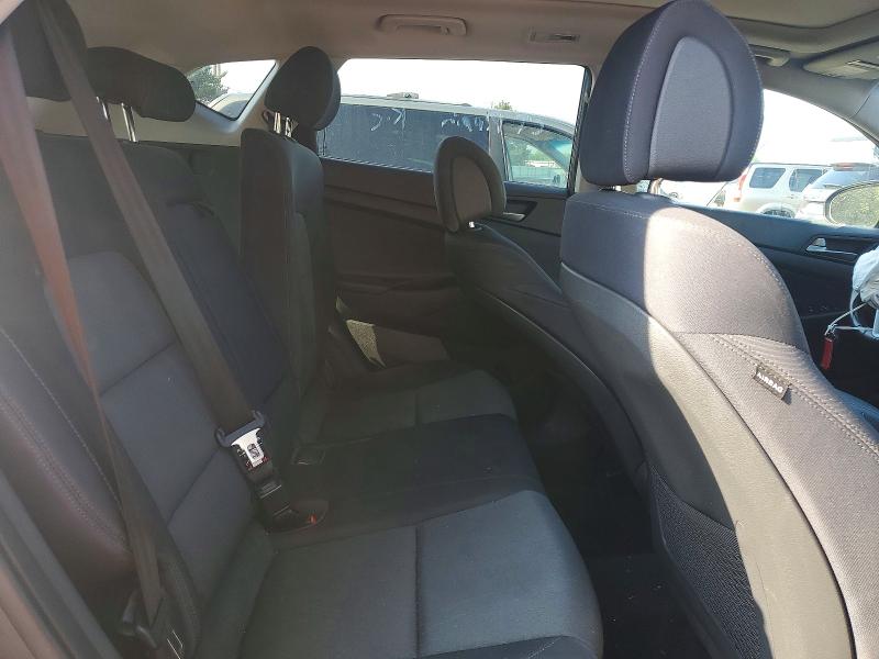 53974246 :رقم المزاد ، KM8J33A24JU784105 vin ، 2018 Hyundai Tucson مزاد بيع