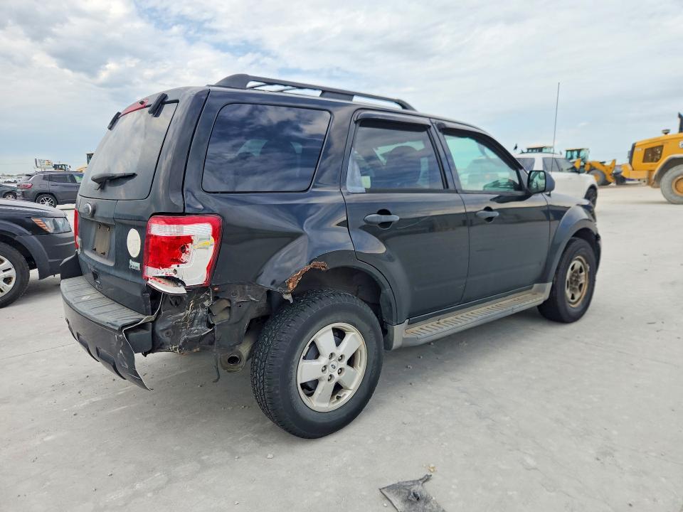 2010 Ford Escape მანქანა იყიდება აუქციონზე, vin: 1FMCU9DG6AKC17079, აუქციონის ნომერი: 54817586