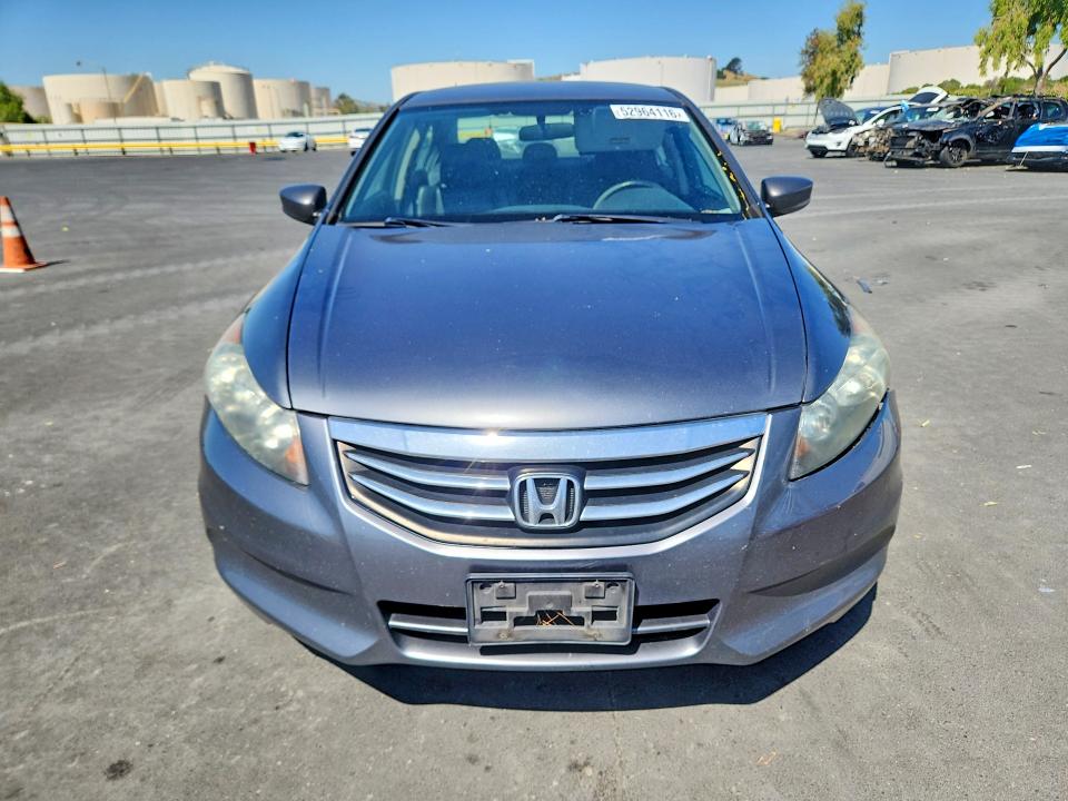 52964116 :رقم المزاد ، 1HGCP2F65BA028472 vin ، 2011 Honda Accord مزاد بيع