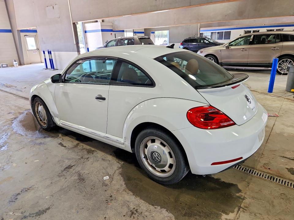 53531056 :رقم المزاد ، 3VWF17ATXGM637104 vin ، 2016 Volkswagen Beetle مزاد بيع