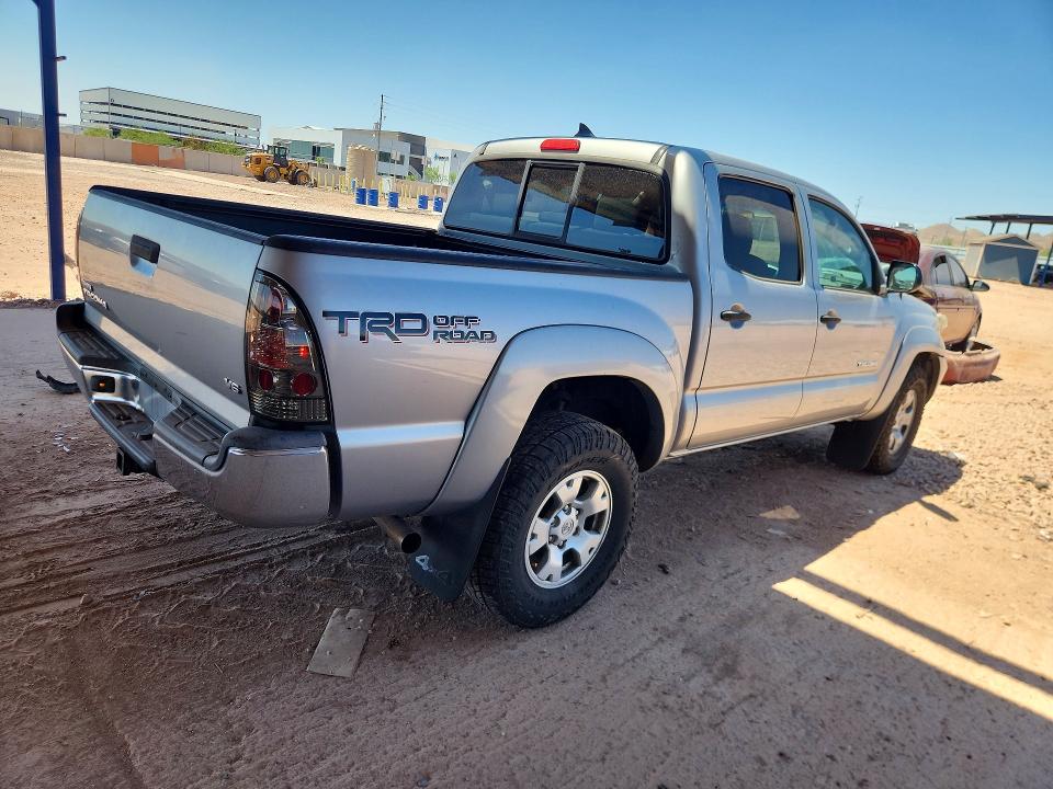 Продажа на аукционе авто 2015 Toyota Tacoma, vin: 3TMLU4EN2FM170444, номер лота: 52965476