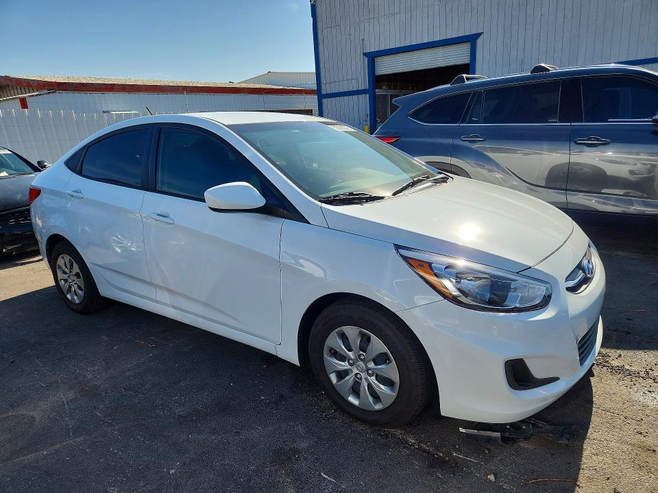 2017 Hyundai Accent მანქანა იყიდება აუქციონზე, vin: KMHCT4AE0HU343090, აუქციონის ნომერი: 52088006