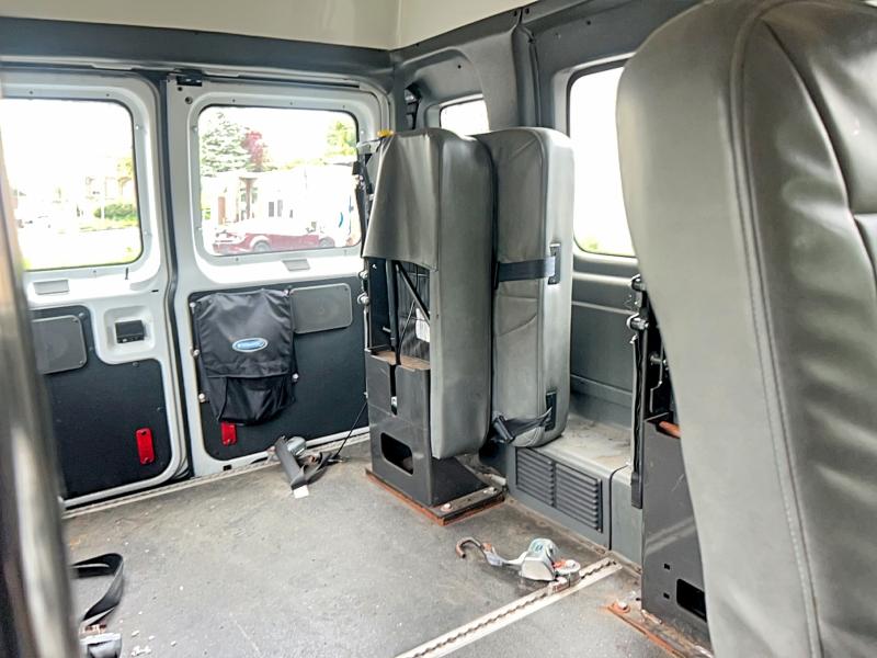54528006 :رقم المزاد ، 1FTDS3EL6BDB24396 vin ، 2011 Ford Econoline مزاد بيع