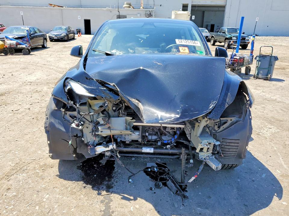 52125156 :رقم المزاد ، 7SAYGAEE2NF523024 vin ، 2022 Tesla Model Y مزاد بيع
