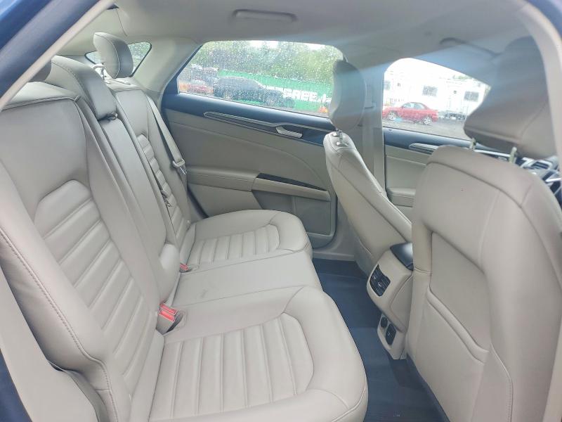 52724076 :رقم المزاد ، 3FA6P0PU2JR196254 vin ، 2018 Ford Fusion مزاد بيع