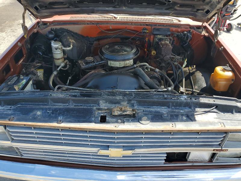 52026986 :رقم المزاد ، 1GCHK33M2DS109938 vin ، 1983 Chev K30 مزاد بيع