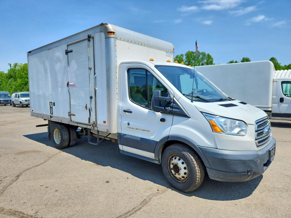 53755876 :رقم المزاد ، 1FDBF8PM2HKA85112 vin ، 2017 Ford Transit مزاد بيع