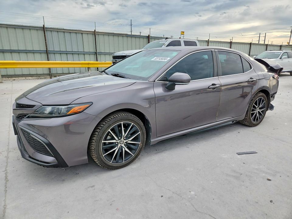 Продажа на аукционе авто 2022 Toyota Camry, vin: 4T1G11AK4NU704523, номер лота: 53745656