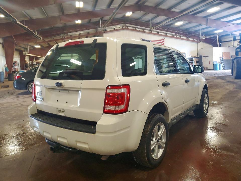 2010 Ford Escape მანქანა იყიდება აუქციონზე, vin: 1FMCU0C73AKC65944, აუქციონის ნომერი: 54084586