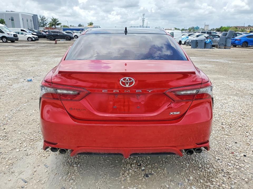 53755146 :رقم المزاد ، 4T1K61AK9MU421030 vin ، 2021 Toyota Camry مزاد بيع
