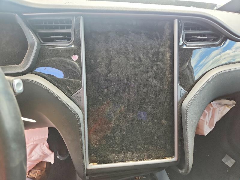 52667776 :رقم المزاد ، 5YJXCAE20JF120762 vin ، 2018 Tesla Model X مزاد بيع