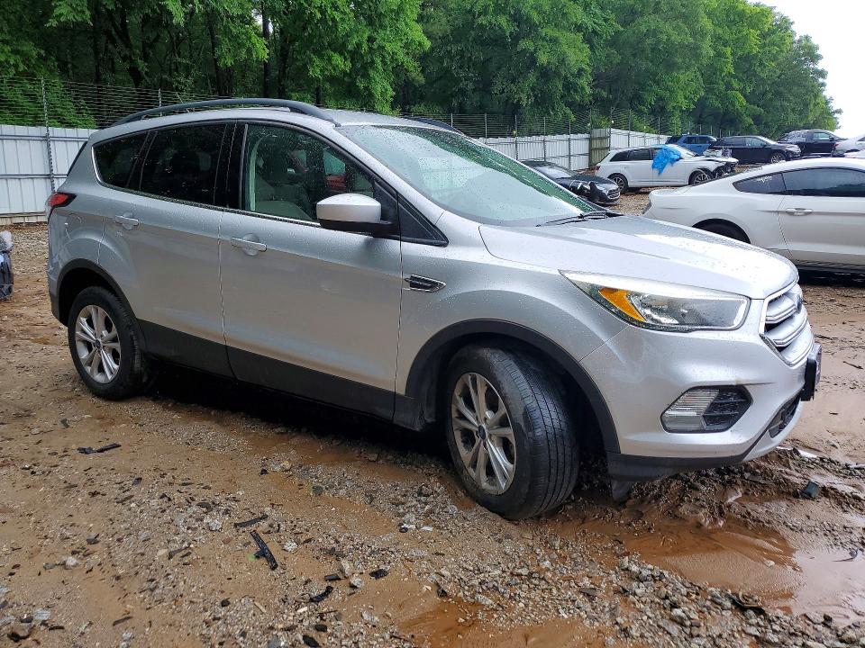 Продаж на аукціоні авто 2018 Ford Escape, vin: 1FMCU0GD8JUD23244, номер лоту: 52406086
