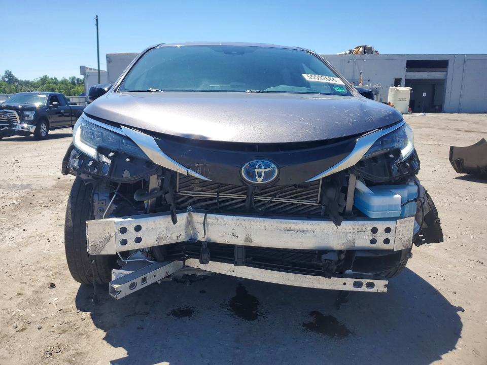 55592686 :رقم المزاد ، 5TDDRKEC5MS056430 vin ، 2021 Toyota Sienna مزاد بيع