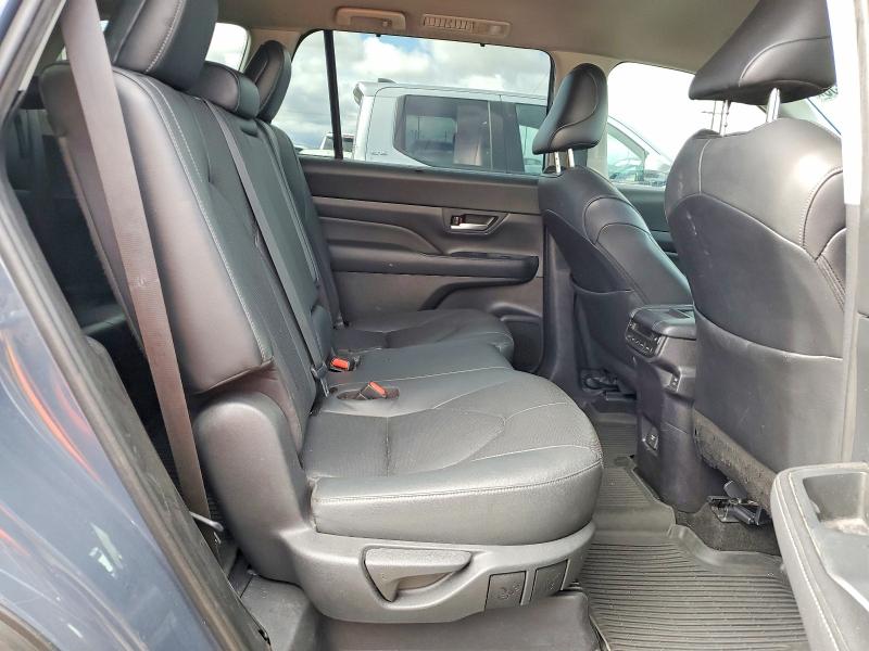 2024 Toyota Grand Highlander მანქანა იყიდება აუქციონზე, vin: 5TDAAAA53RS007231, აუქციონის ნომერი: 52576936