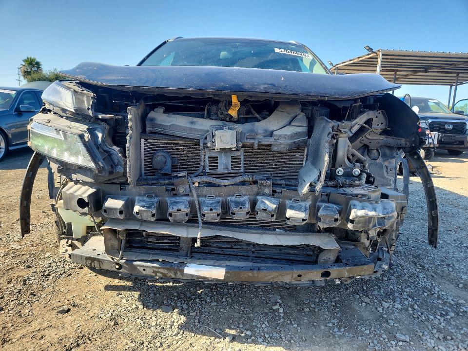53046626 :رقم المزاد ، 5N1AT3CA4MC766993 vin ، 2021 Nissan Rogue مزاد بيع