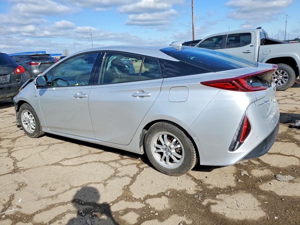 2018 Toyota Prius Prime მანქანა იყიდება აუქციონზე, vin: JTDKARFP0J3072296, აუქციონის ნომერი: 53204196