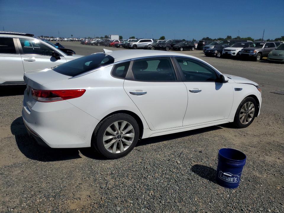 53045116 :رقم المزاد ، 5XXGT4L3XJG263325 vin ، 2018 Kia Optima مزاد بيع
