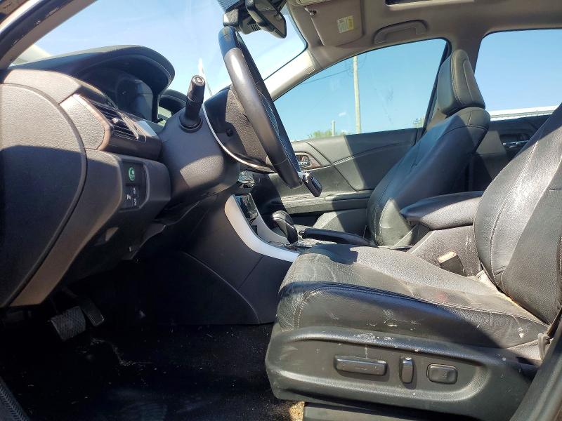 52036586 :رقم المزاد ، 1HGCR3F91HA005032 vin ، 2017 Honda Accord مزاد بيع