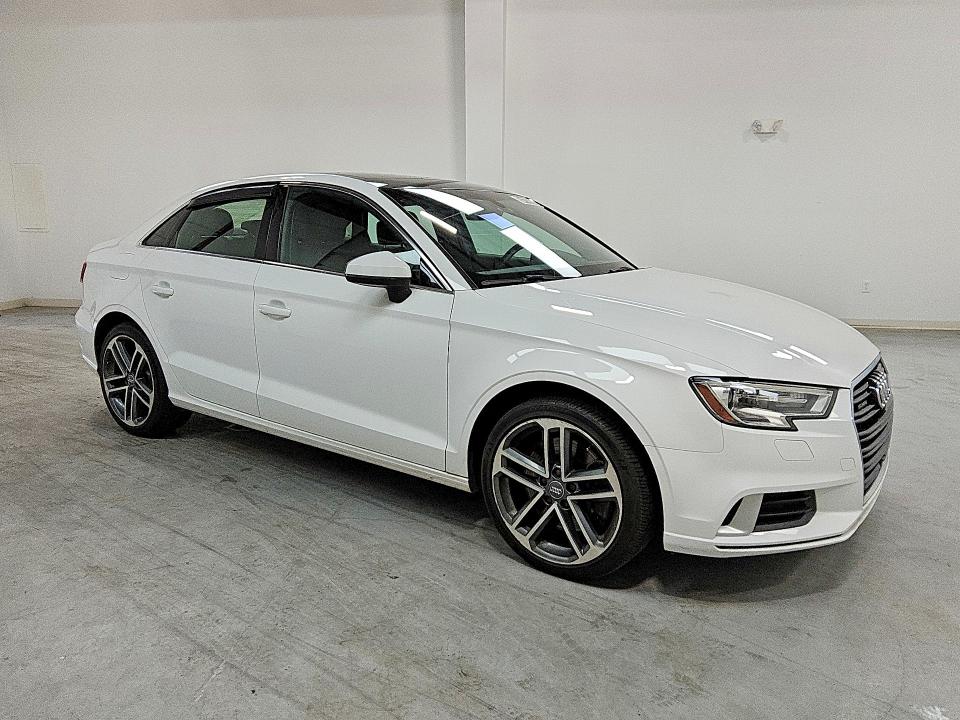 54147626 :رقم المزاد ، WAUBEGFF3KA080936 vin ، 2019 Audi A3 مزاد بيع