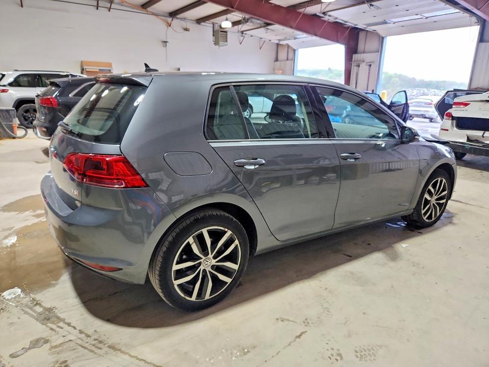 52412926 :رقم المزاد ، 3VW217AU4HM018670 vin ، 2017 Volkswagen Golf مزاد بيع