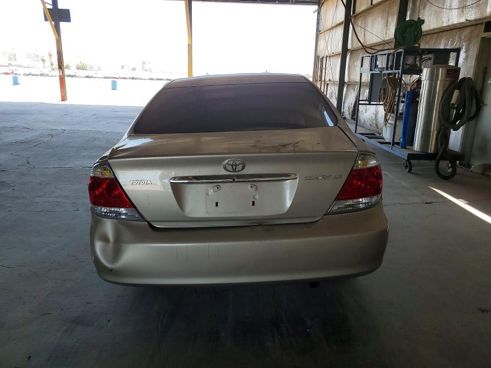 2005 Toyota Camry მანქანა იყიდება აუქციონზე, vin: 4T1BE32K65U093354, აუქციონის ნომერი: 55012396