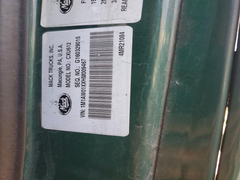 52596456 :رقم المزاد ، 1M1AW01XXHM009467 vin ، 2017 Mack Tractor مزاد بيع