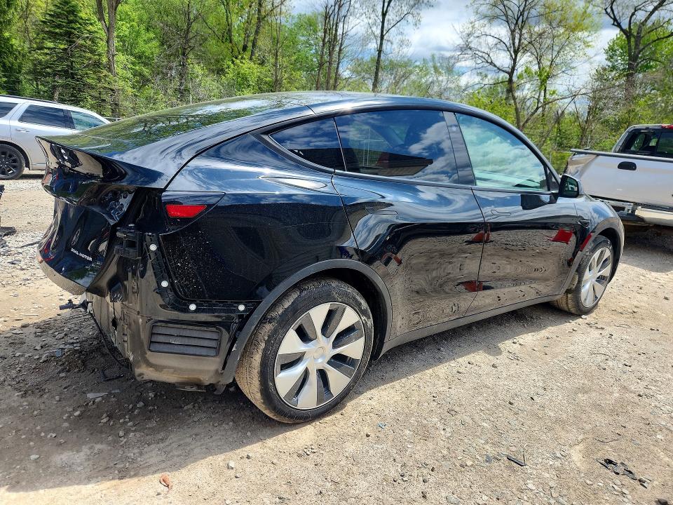52361906 :رقم المزاد ، 7SAYGAEE2NF519751 vin ، 2022 Tesla Model Y مزاد بيع