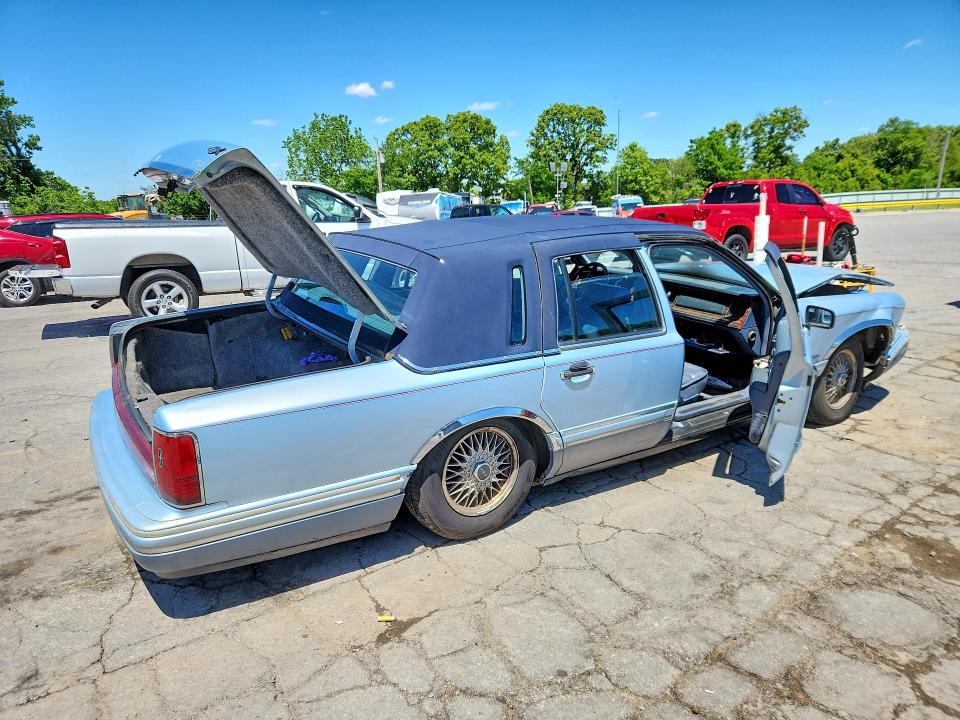 Aukcja sprzedaży 1992 Lincoln Town Car, vin: 1LNLM83W3NY727315, numer aukcji: 52566766