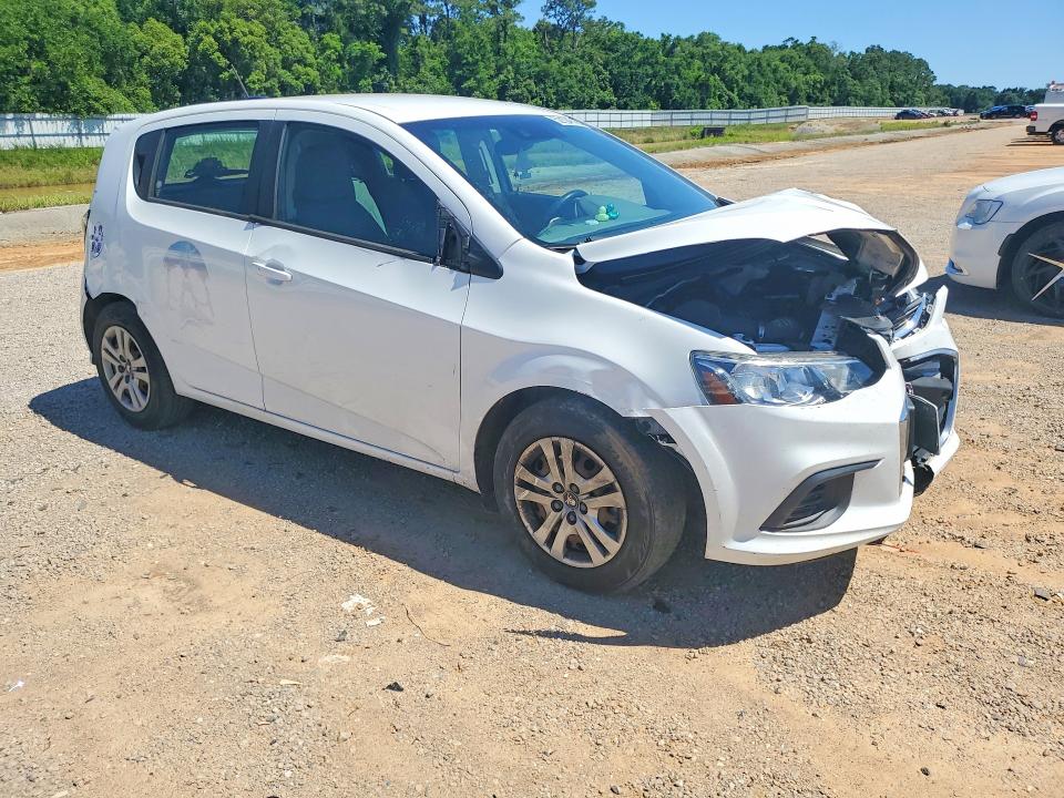 52104746 :رقم المزاد ، 1G1JG6SB0L4102163 vin ، 2020 Chevrolet Sonic مزاد بيع