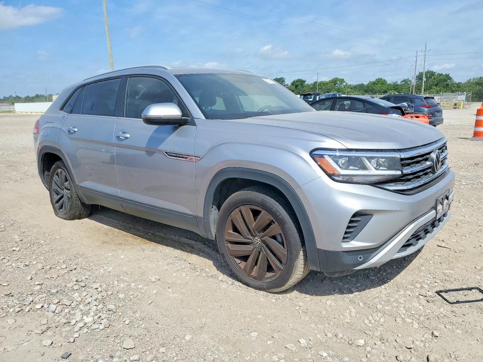 53575626 :رقم المزاد ، 1V2JE2CA3NC211400 vin ، 2022 Volkswagen Atlas Cross Sport مزاد بيع
