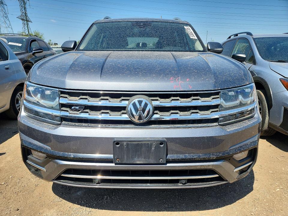 53063706 :رقم المزاد ، 1V2RR2CA4JC580378 vin ، 2018 Volkswagen Atlas مزاد بيع