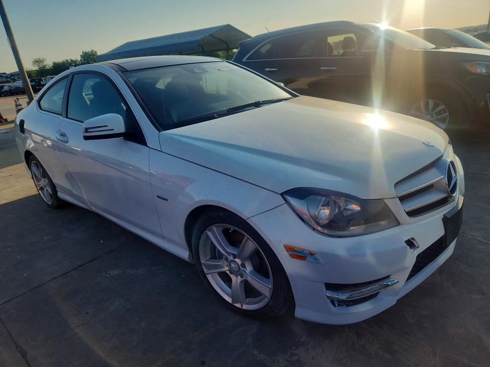 2012 Mercedes-benz C მანქანა იყიდება აუქციონზე, vin: WDDGJ4HB2CF820502, აუქციონის ნომერი: 55218626
