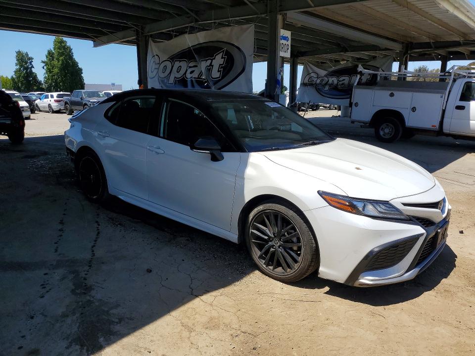 2022 Toyota Camry მანქანა იყიდება აუქციონზე, vin: 4T1K61AK3NU038704, აუქციონის ნომერი: 53839026